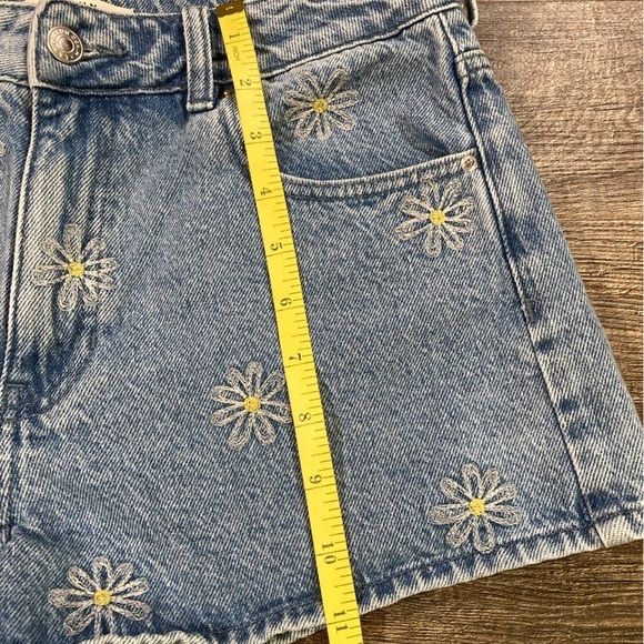 PACSUN MOM SHORTS DAISY DESIGN- SIZE 28 - Picture 5 of 7